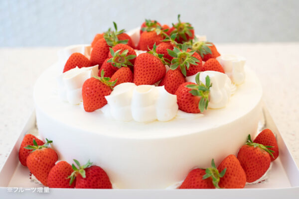 8号サイズケーキ Cream Fraise Genoise クレーム フレーズ ジェノワーズwebサイト